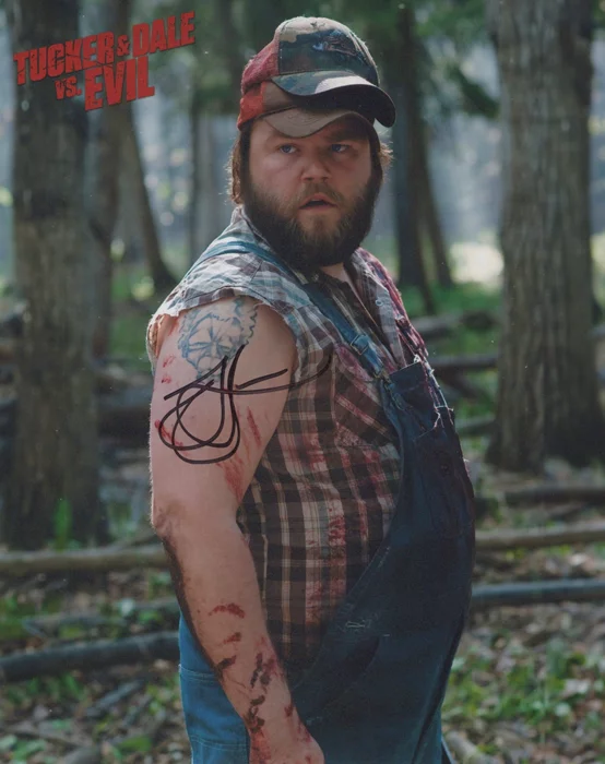 Tyler Labine autograph