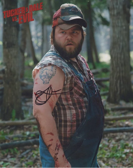 Tyler Labine autograph