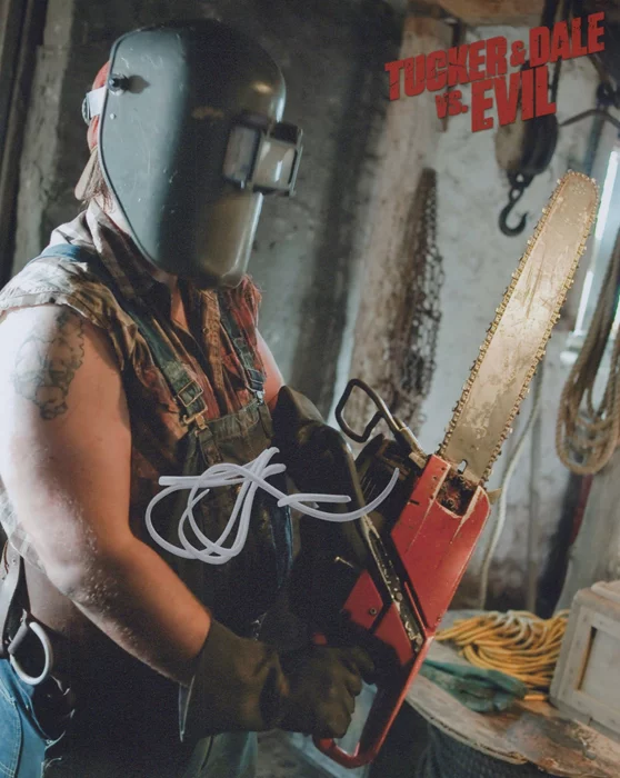 Tyler Labine autograph