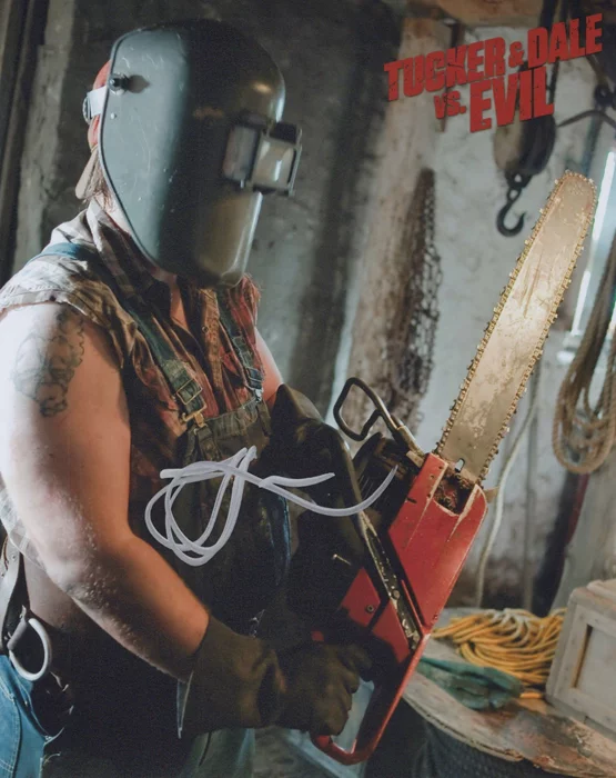 Tyler Labine autograph