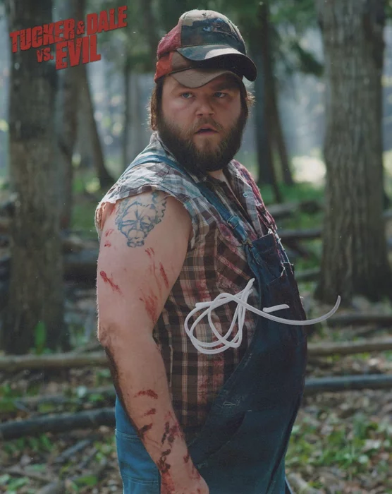 Tyler Labine autograph
