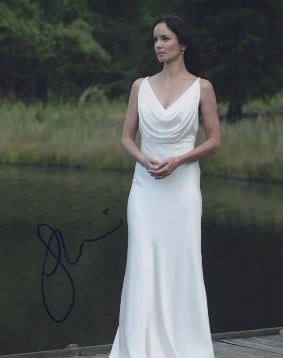Sarah Wayne Callies autograph