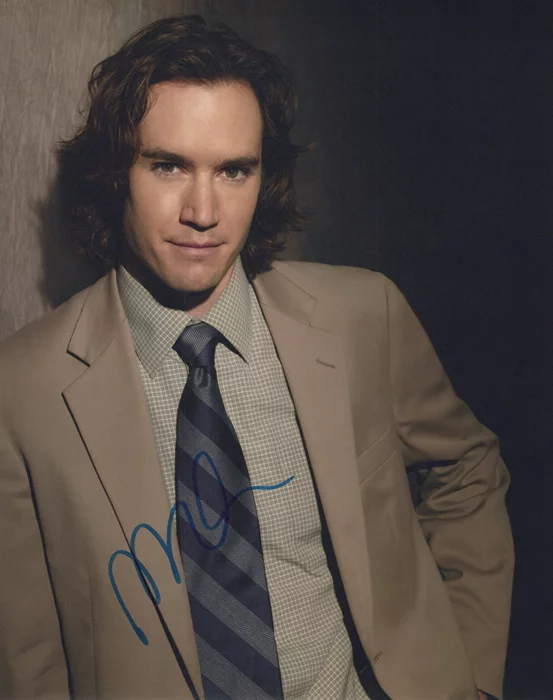 Mark Paul Gosselaar autograph