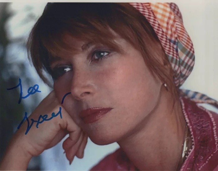 Lee Grant autograph