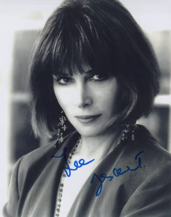 Lee Grant autograph