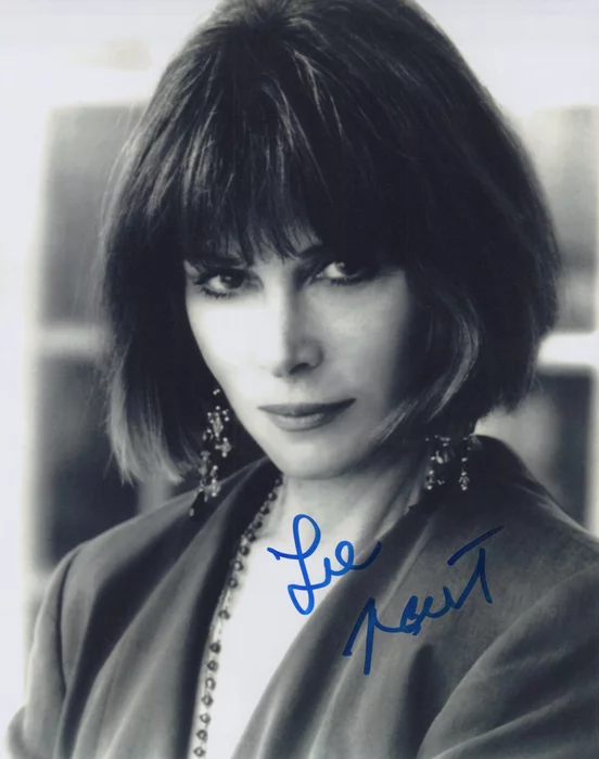 Lee Grant autograph