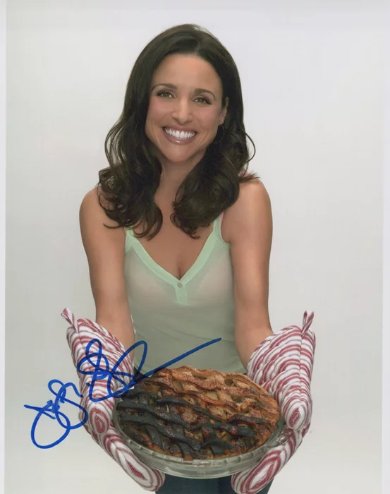 Julia Louis Dreyfus autograph