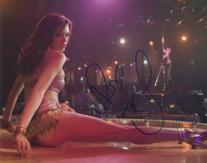 Rose McGowan autograph