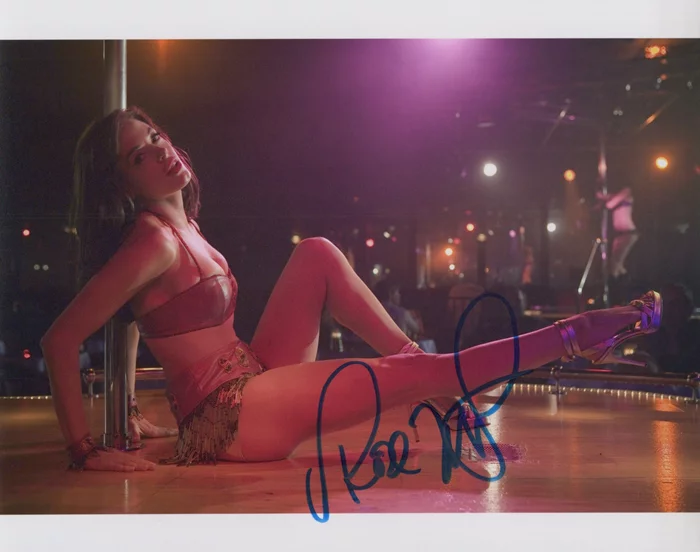 Rose McGowan autograph