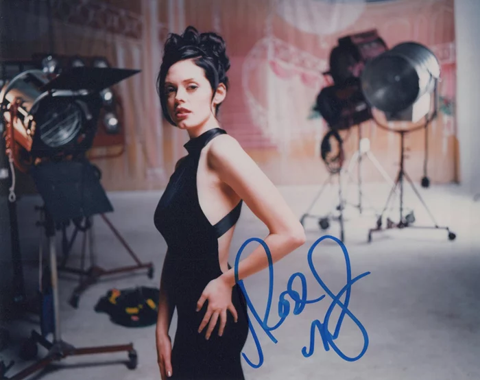 Rose McGowan autograph
