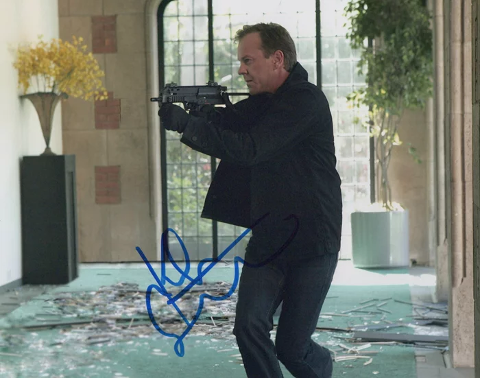 Kiefer Sutherland autograph