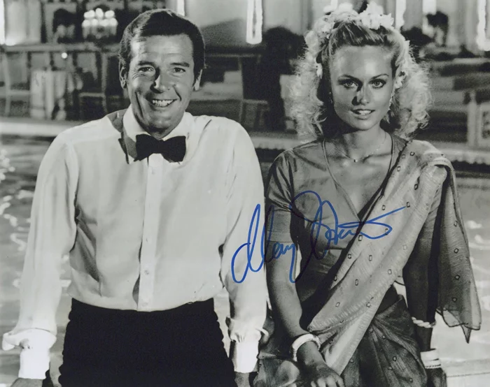 Mary Stavin autograph