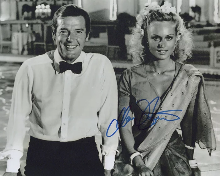 Mary Stavin autograph