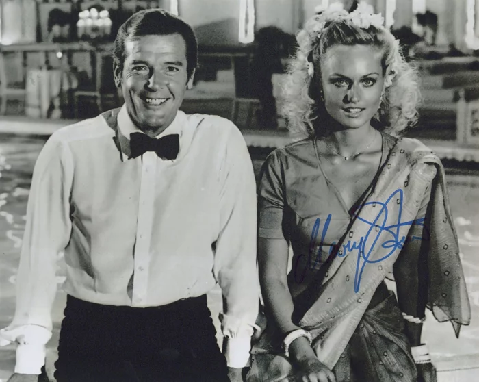 Mary Stavin autograph