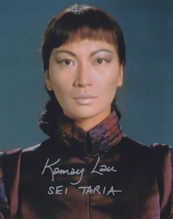Kamay Lau autograph
