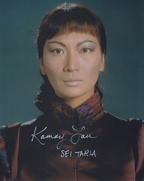 Kamay Lau autograph