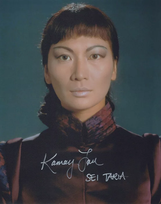 Kamay Lau autograph