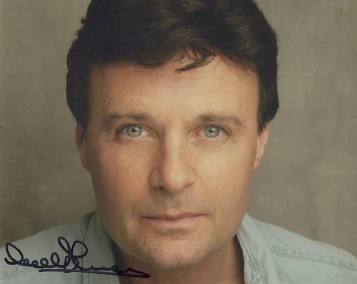 Mike Holoway autograph