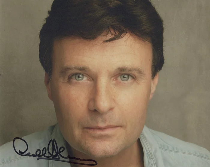 Mike Holoway autograph