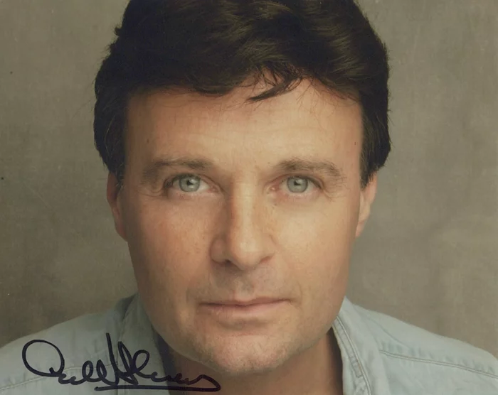 Mike Holoway autograph