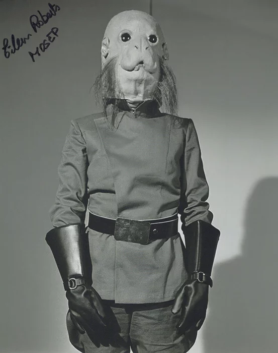 Eileen Roberts autograph