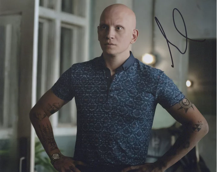 Anthony Carrigan autograph