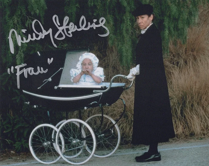 Mindy Sterling autograph