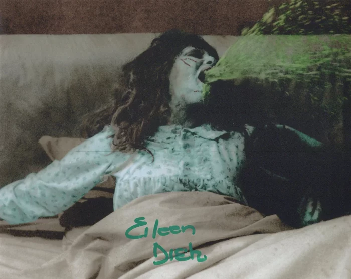 Eileen Dietz autograph