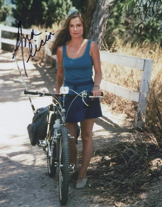 Ana Alicia autograph