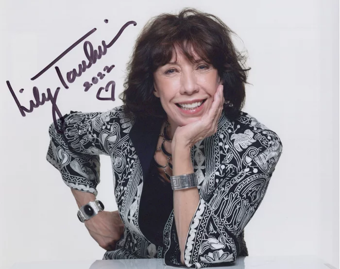 Lily Tomlin autograph