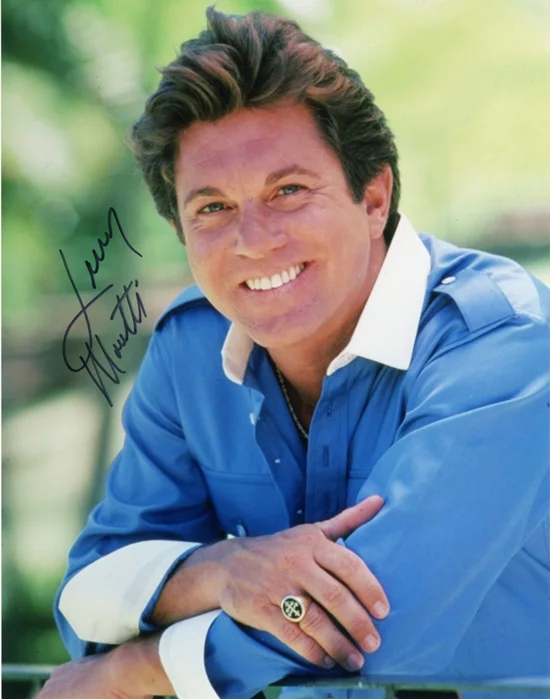 Larry Manetti autograph