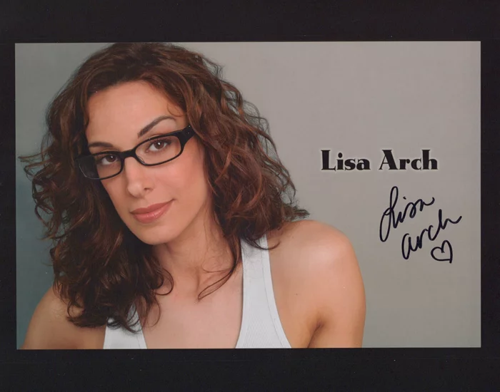 Lisa Arch autograph