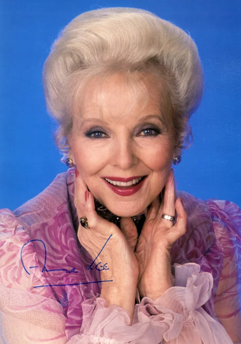 Anna Lee autograph