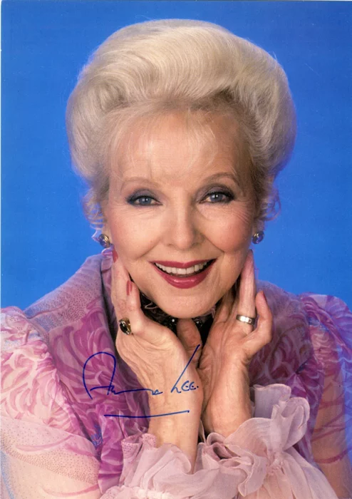 Anna Lee autograph
