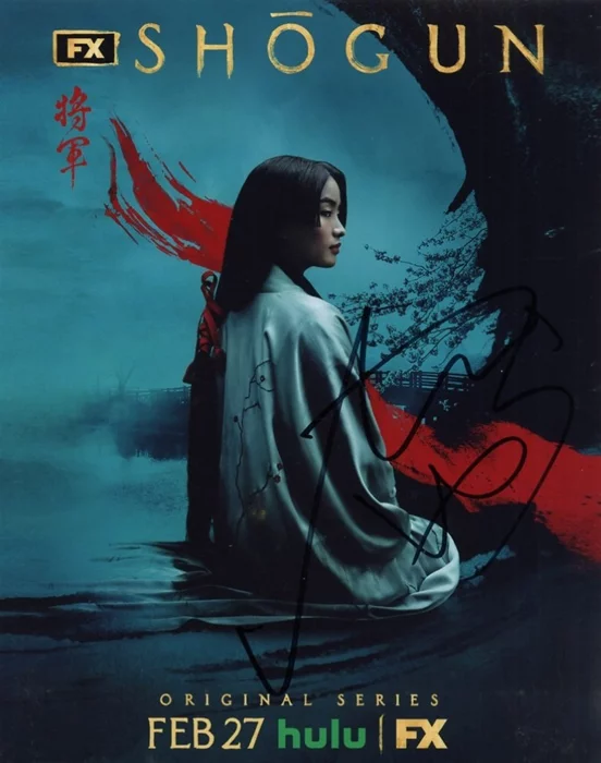 Anna Sawai autograph