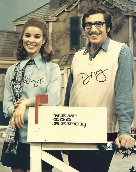 New Zoo Revue autograph