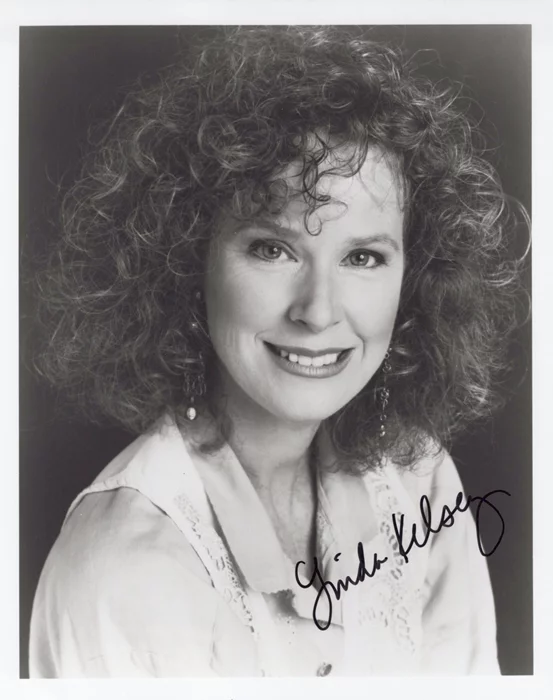 Linda Kelsey autograph