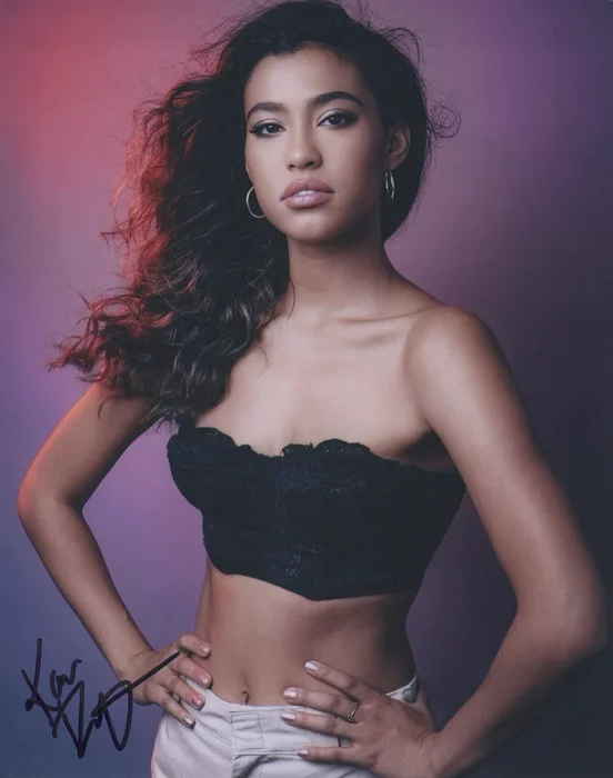 Kara Royster autograph