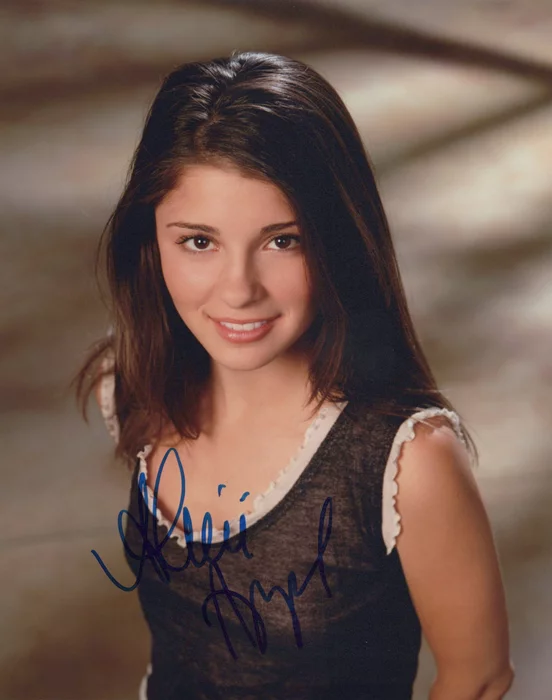Shiri Appleby autograph