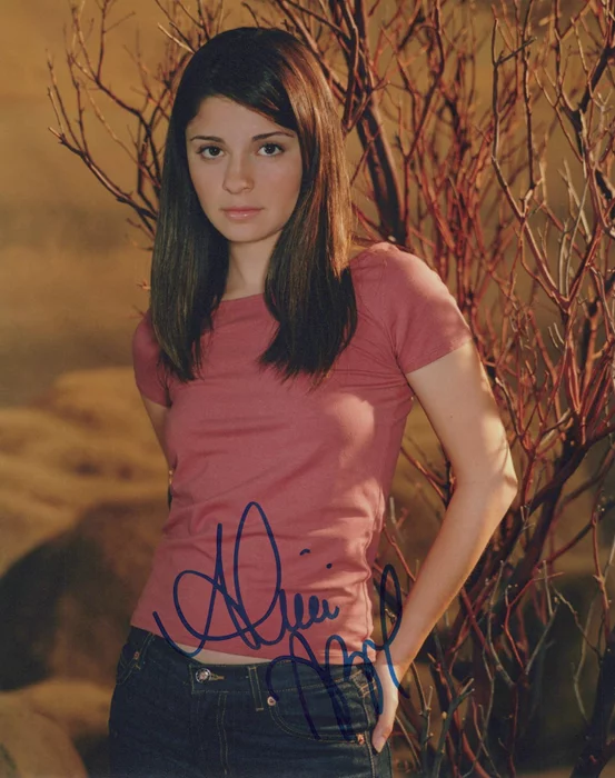 Shiri Appleby autograph