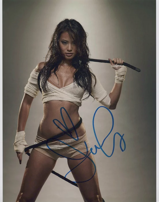 Jamie Chung autograph