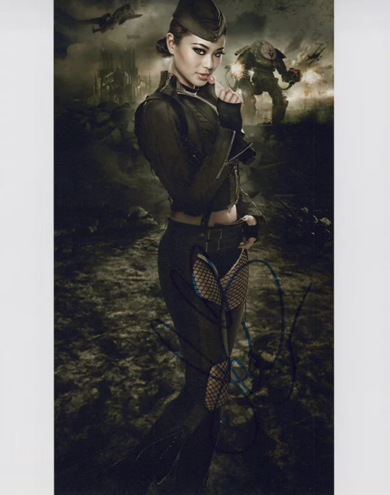 Jamie Chung autograph