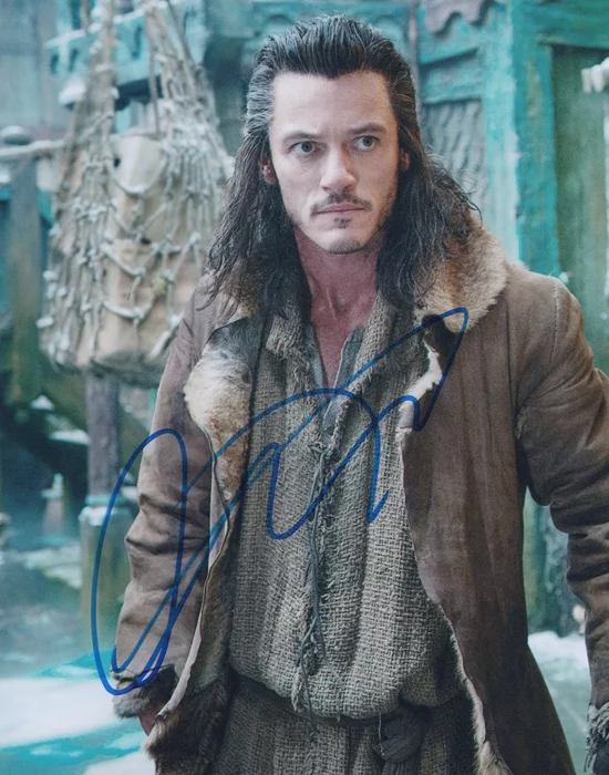 Luke  Evans autograph
