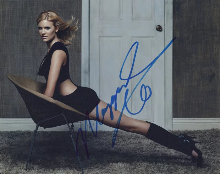 Maggie Grace autograph