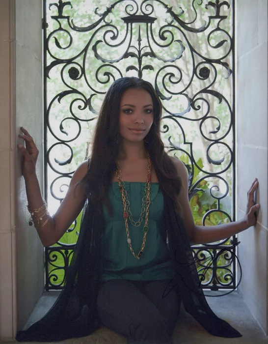 Katerina Graham autograph