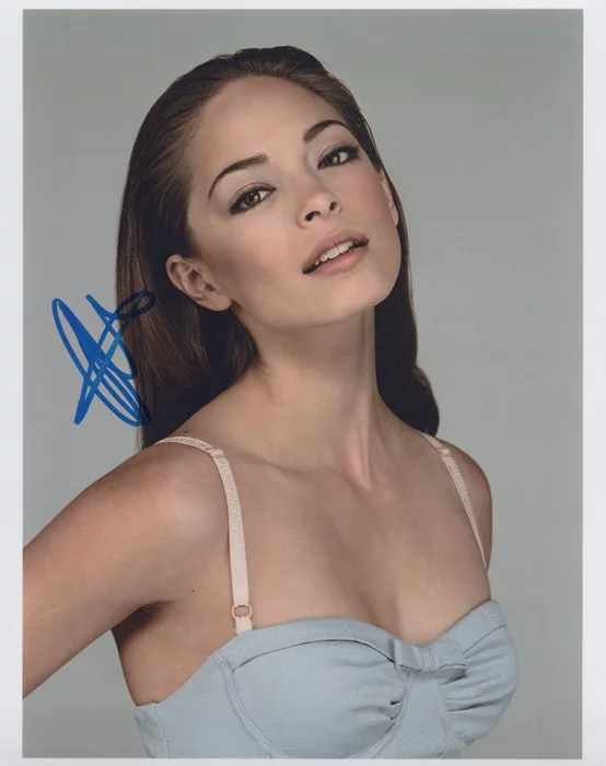 Kristin Kreuk autograph