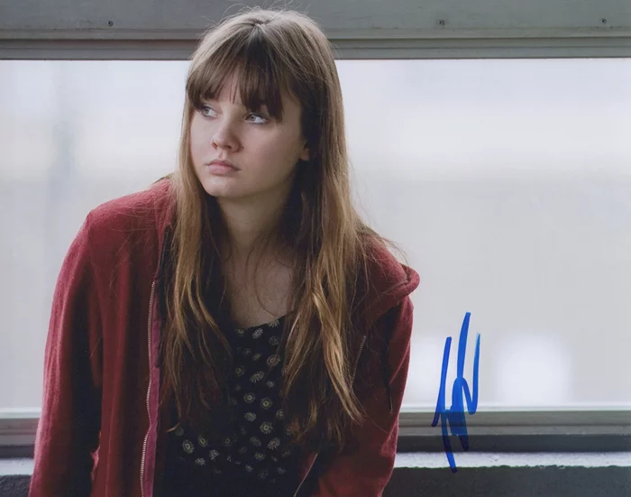 Liana Liberato autograph