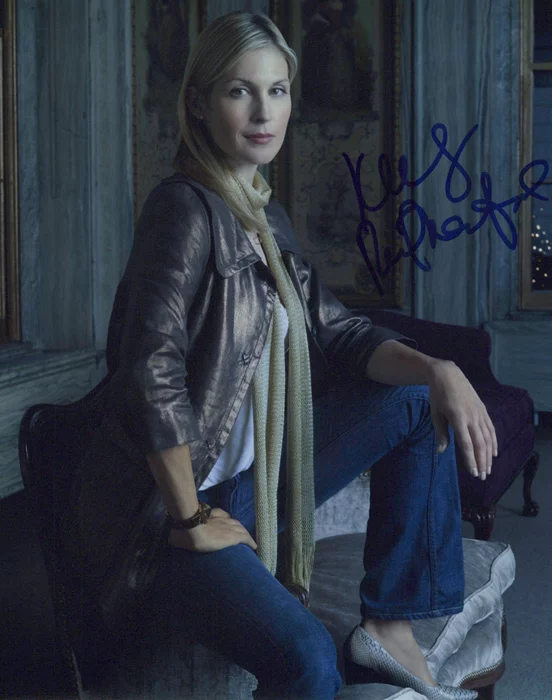 Kelly Rutherford autograph