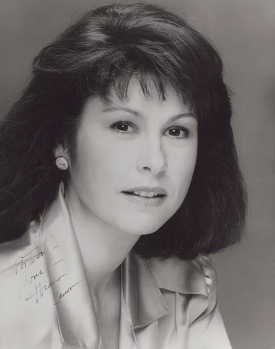 Diana Canova autograph