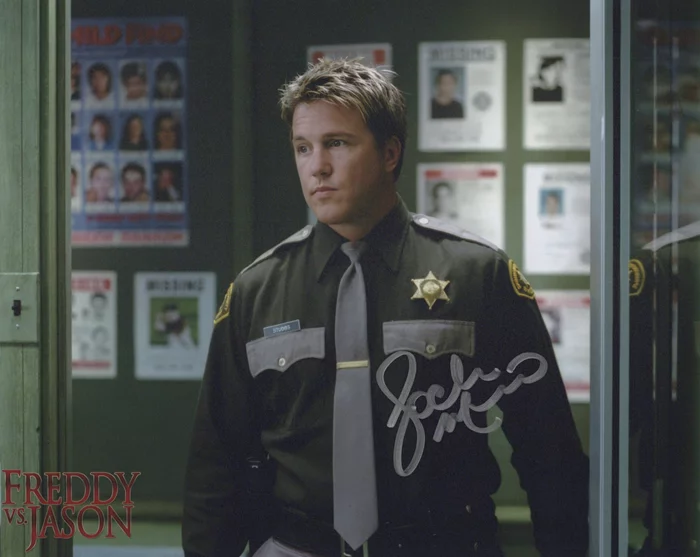 Lochlyn Munro autograph